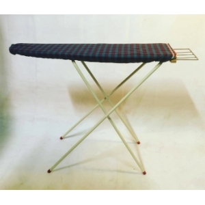 Vintage speelgoed strijkplankje uit de sixties!